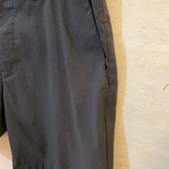 The North Face Men's Stretch Charcoal Flat Front Shorts - Picture 3 of 7